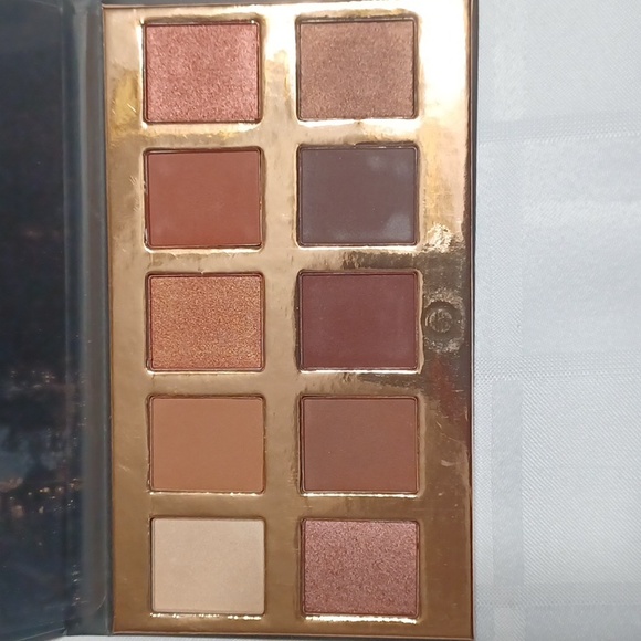 CROWN PRO 10 Color Fuego Collection NEW Warm Tones Eyeshadow Palette RV - Picture 2 of 4